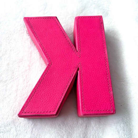 ✨BARBIE PINK LETTER K DECOR INITIAL K DECOR OFFICE DECOR TABLETOP DECOR✨ - Picture 3 of 3